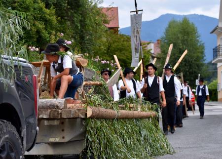 2022_Flosarski_bal_Maj_MArovt (1)